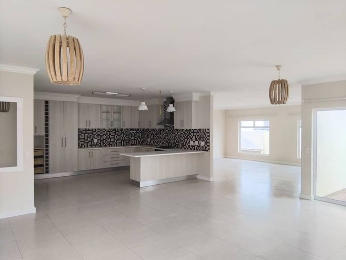 Property #2481646, House Rental Monthly in Ocean View