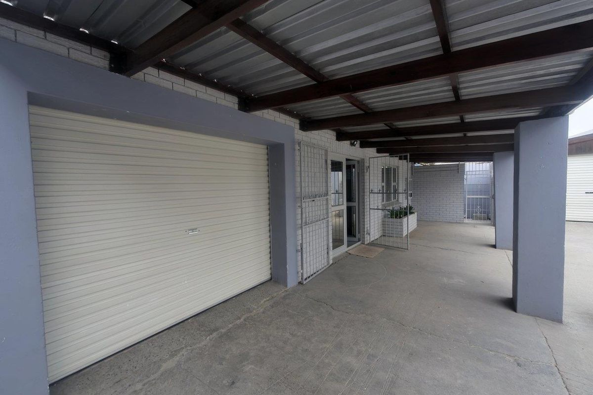 184sqm light industrial unit To Let Brackenfell - Photo 2