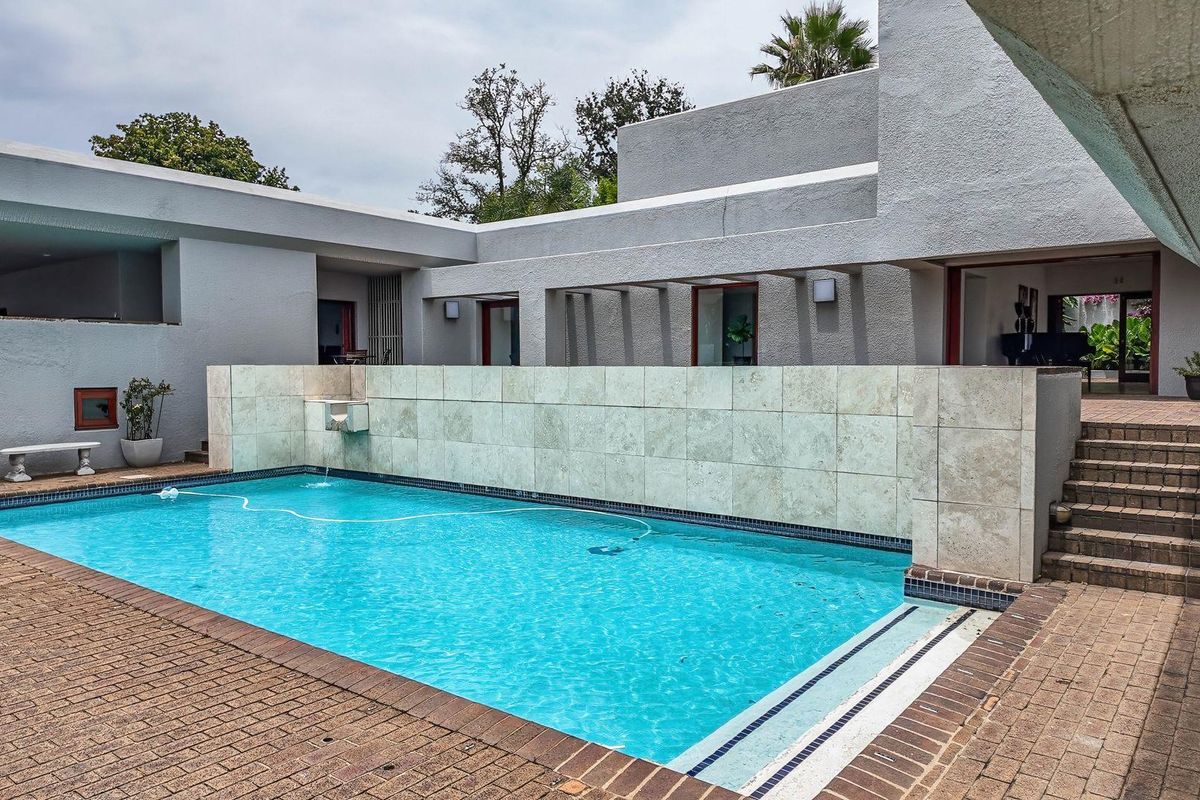 6 Bed House for Sale on Hyde Park - Photo 2