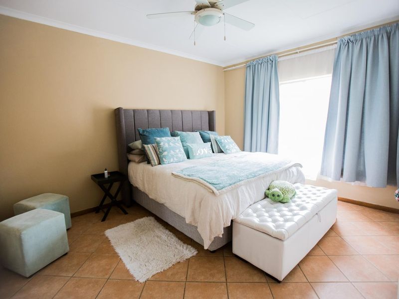 3 Bedroom Townhouse for rent in Mooikloof Ridge - Photo 8