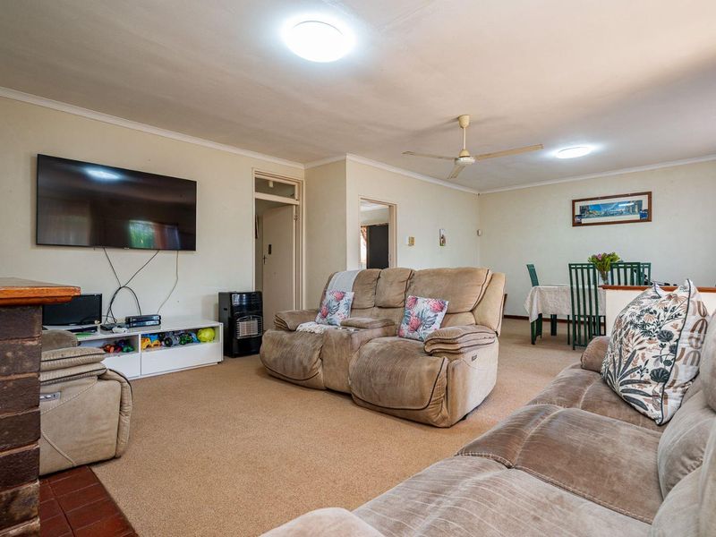 SPACIOUS FAMILY HOME WITH GREAT POTENTIAL IN POPULAR ASSAGAY FOR UNDER R1.5M! - Photo 4