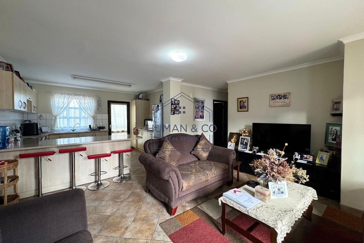 Modern ground floor townhouse near Lagoon and town center - Photo 2