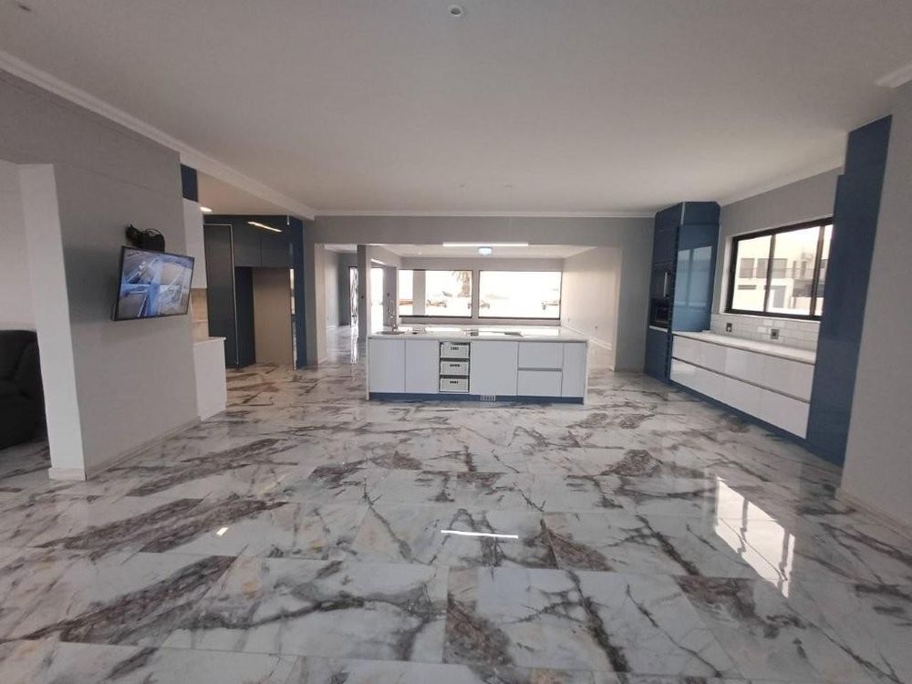 Open kitchen