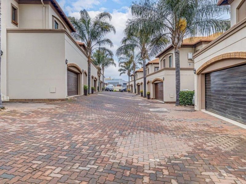 3 Bedroom Cluster in the Exclusive Murano Estate - Photo 5
