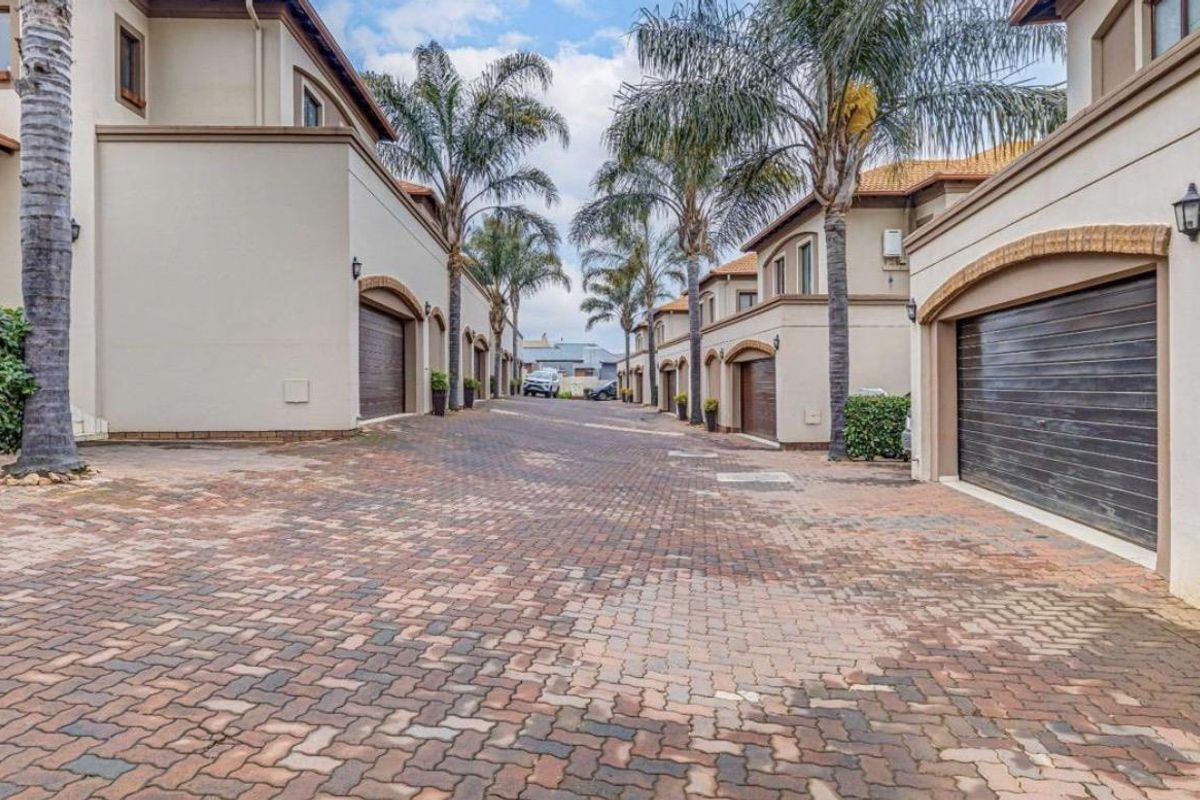 3 Bedroom Cluster in the Exclusive Murano Estate - Photo 5