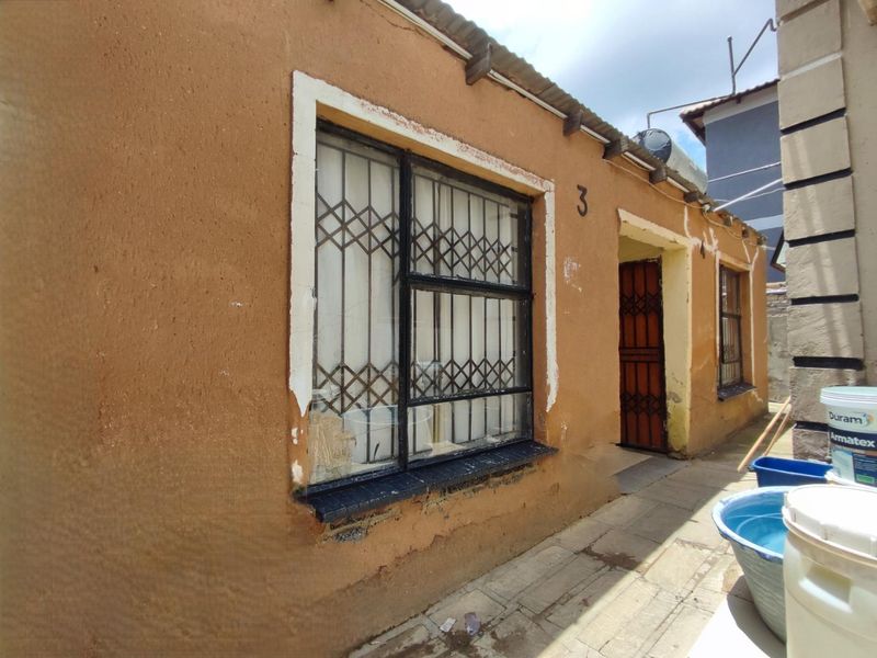 8 Bedroom House ti Sale in Cosmo City - Photo 4