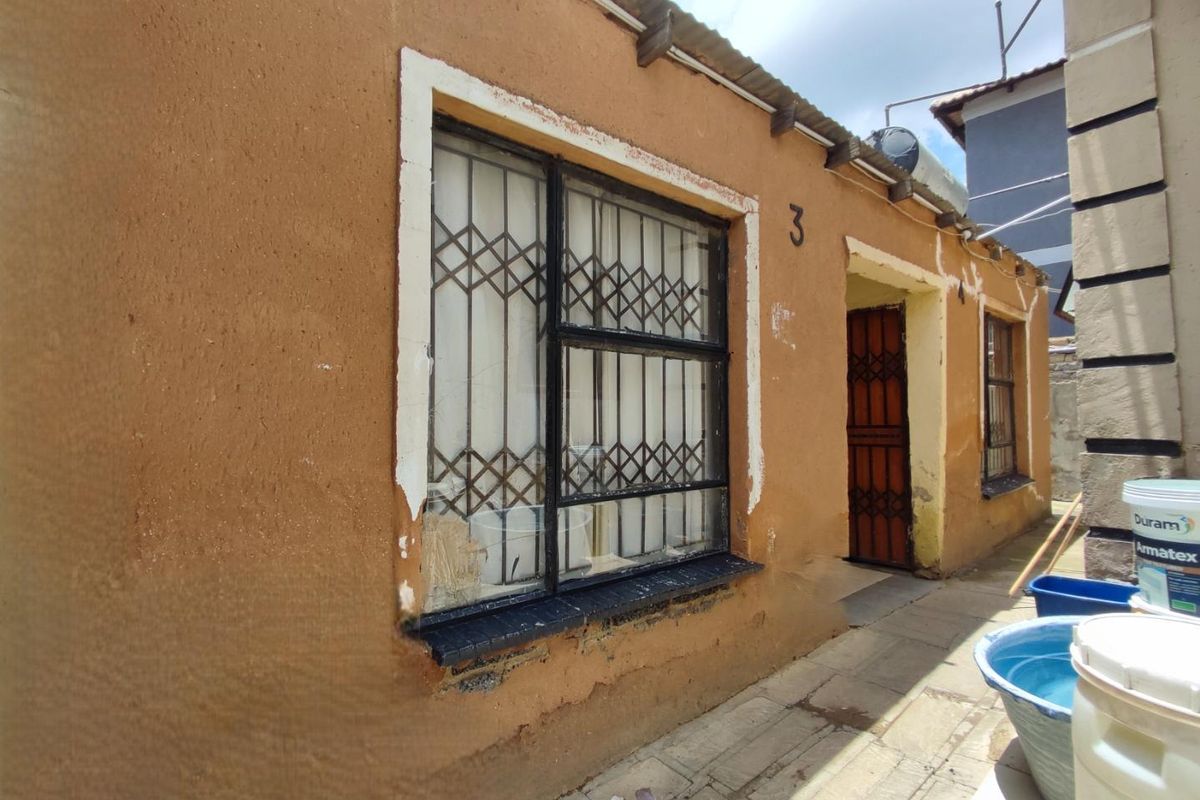 8 Bedroom House ti Sale in Cosmo City - Photo 4
