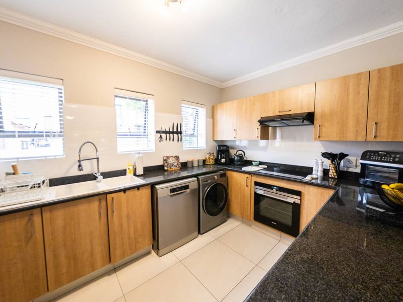 Full title Fully kitted Townhouse in Heritage Hill - Photo 9