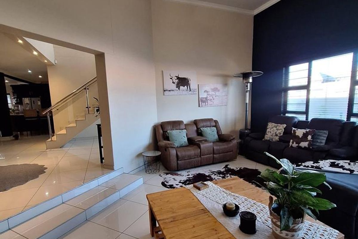Swakopmund- For Sale- N$4 900 000 - Photo 4