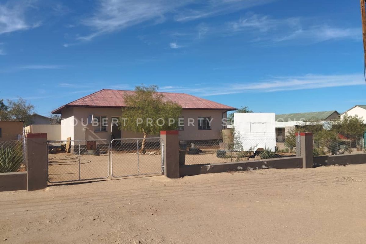WELL LOCATED PROPERTY / INVESTMENT FOR SALE IN KARASBURG - NAMIBIA - Photo 3