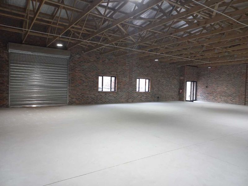 Warehouse available in business park in Fairview! - Photo 2
