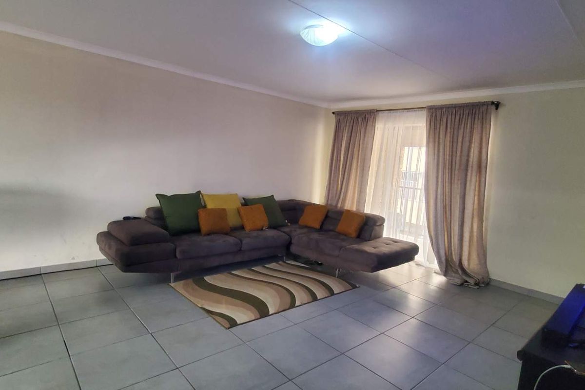 Ultimate Comfort and Convenience in Florida Heights! - Photo 3