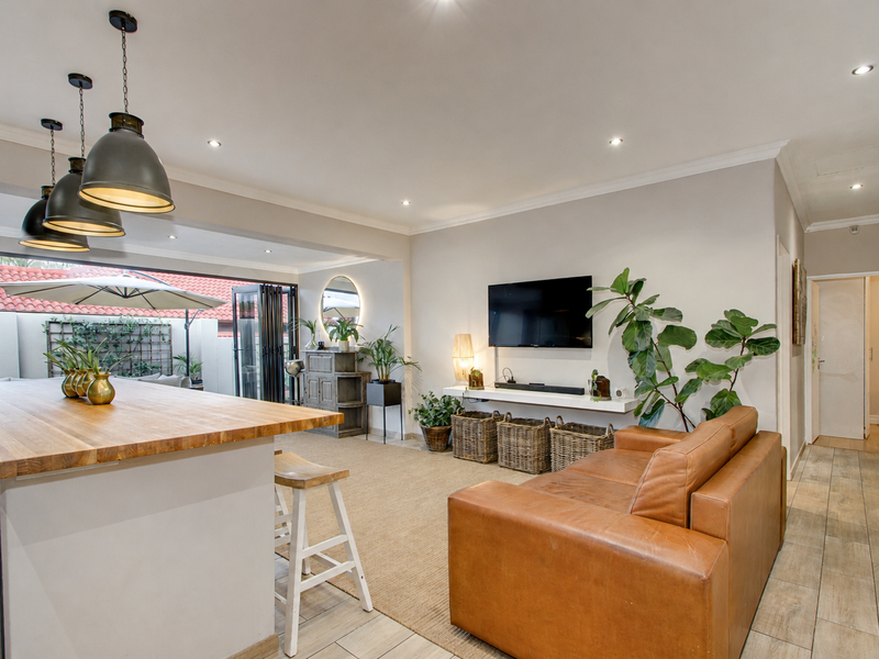 3-bedroom home with a study (or 4th bedroom) - Photo 3