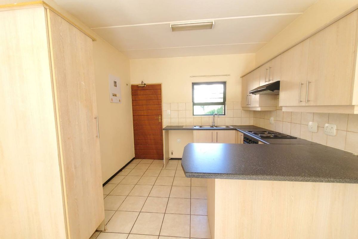 Experience the best of both Worlds: tranquility and access! - Photo 3
