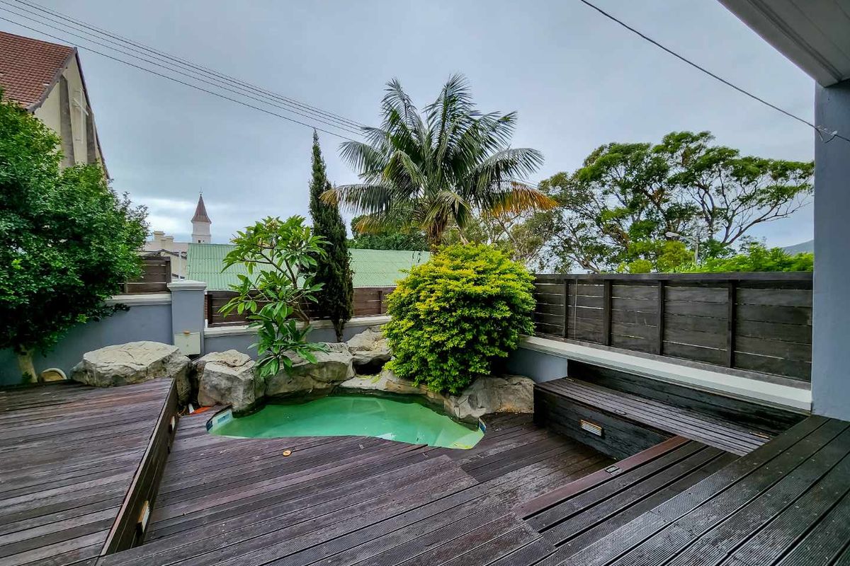 Picture perfect apartment in Gardens! - Photo 2