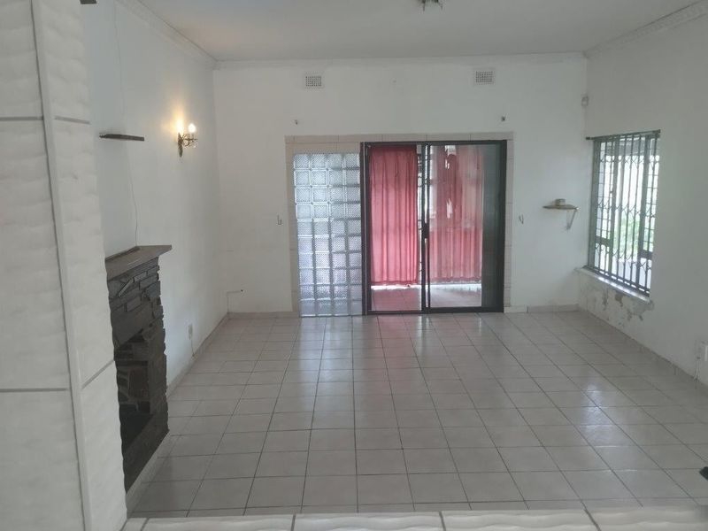8 Bedroom Home for Large Family or Rental Investment - Photo 4