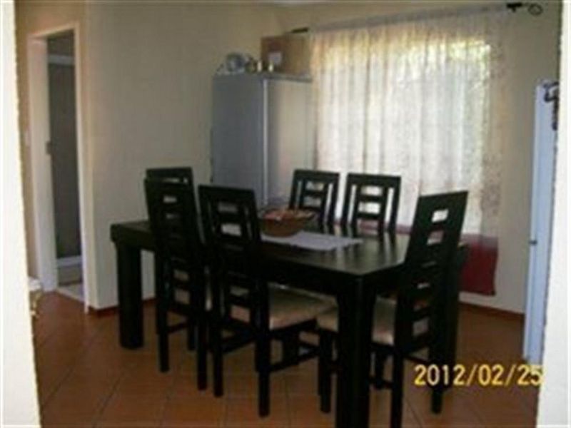 Lovely 2 bedroom top unit in La Montagne - Photo 6