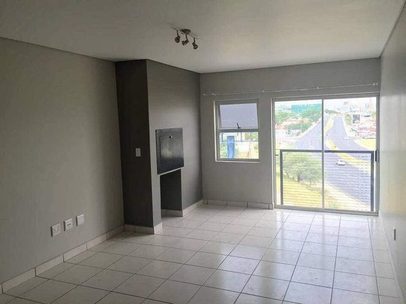 Your Dream Home Awaits in Windhoek North! - Photo 3