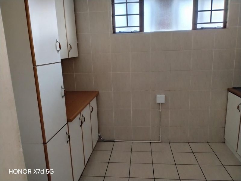 2-Bedroom, 2- bathroom . beautiful views of Moses Madiba stadium - Photo 8