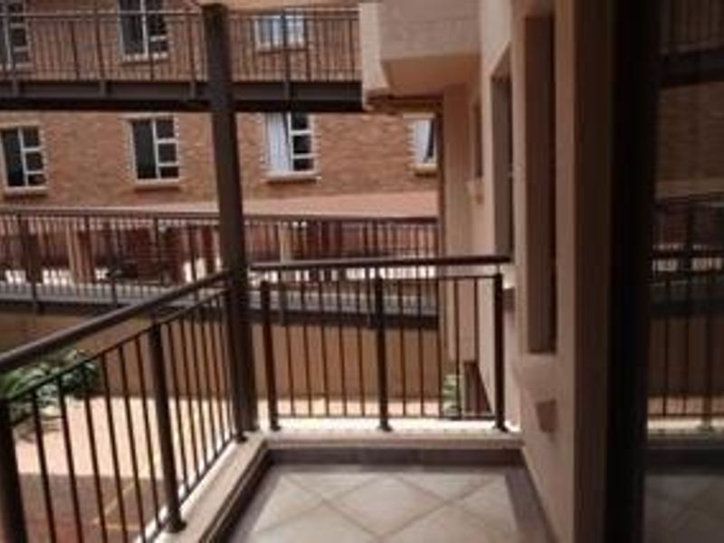Luxury 2 Bedroom apartment to rent - Photo 9