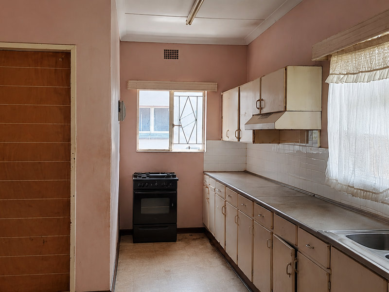 3 Bedroom House in Silverton - Photo 2