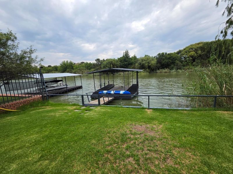 Luxury Living Redefined in Riviera Glen Country Estate, Maselspoort - Photo 6