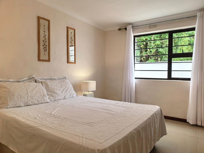 Charming Furnished 1-Bedroom Cottage Belle Constantia R14,500 pm - Photo 2