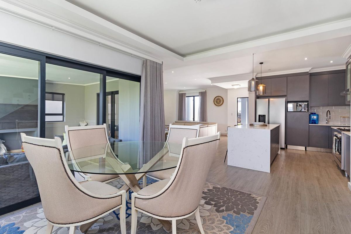 Spacious Family Living in Prestigious Sagewood Security Estate - Photo 4
