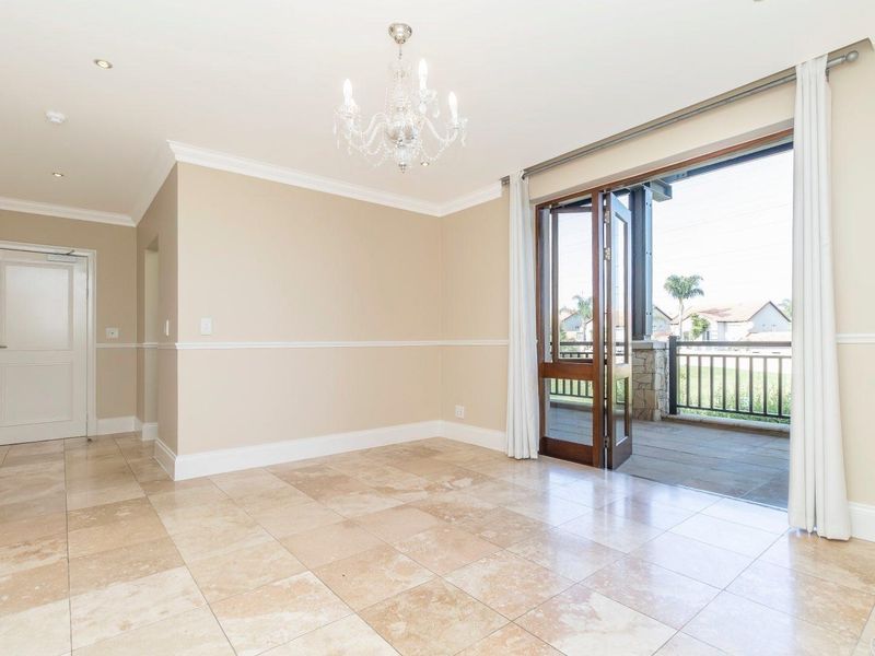 ELEGANT APARTMENT IN A PREMIER MATURE LIFESTYLE ESTATE - Photo 8