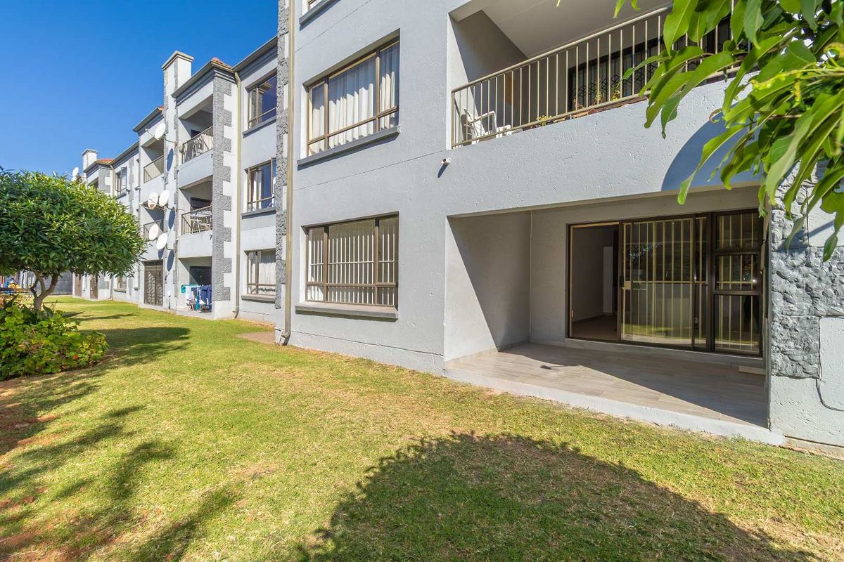 Lovely Spacious 2 Bedroom Ground Floor Garden Apartment - Photo 2