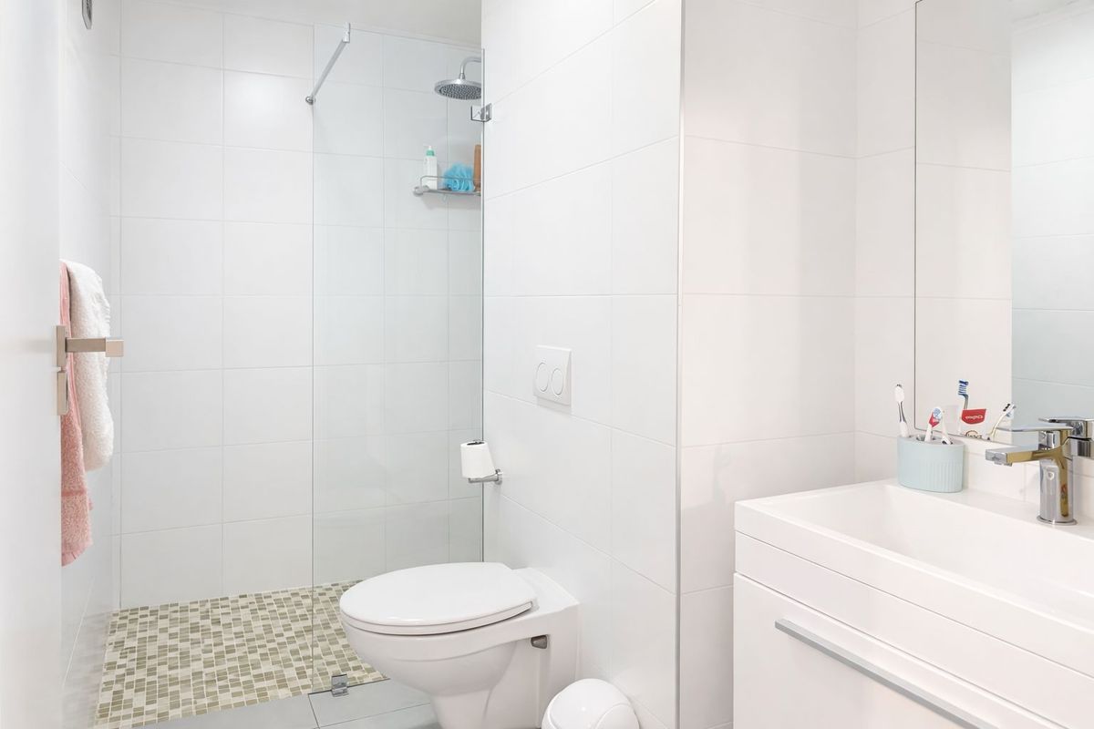 Modern, Furnished Apartment with Balcony, Parking & Gym — Observatory - Photo 5