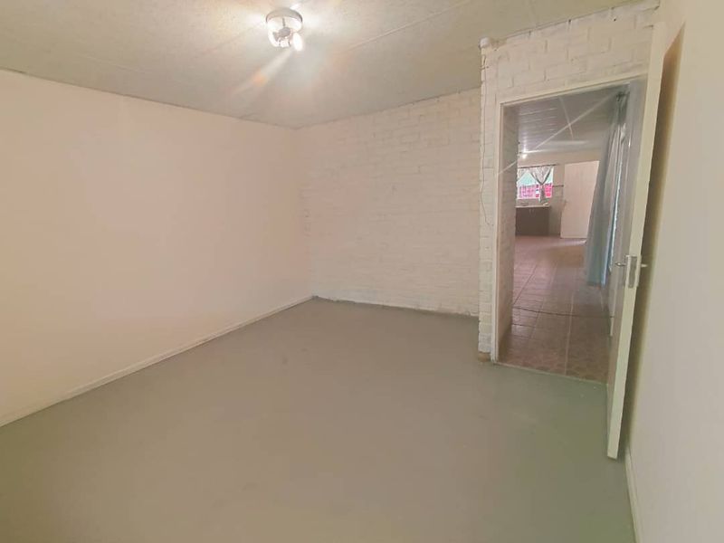 Lovely first time buyers home - Photo 6