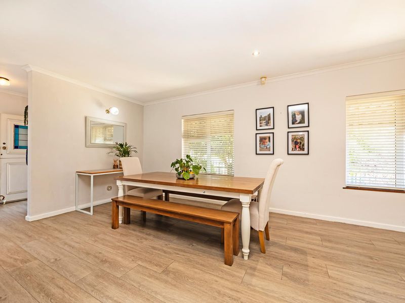 The Perfect Blend of Comfort, Style & Smart Living in Plattekloof - Photo 7