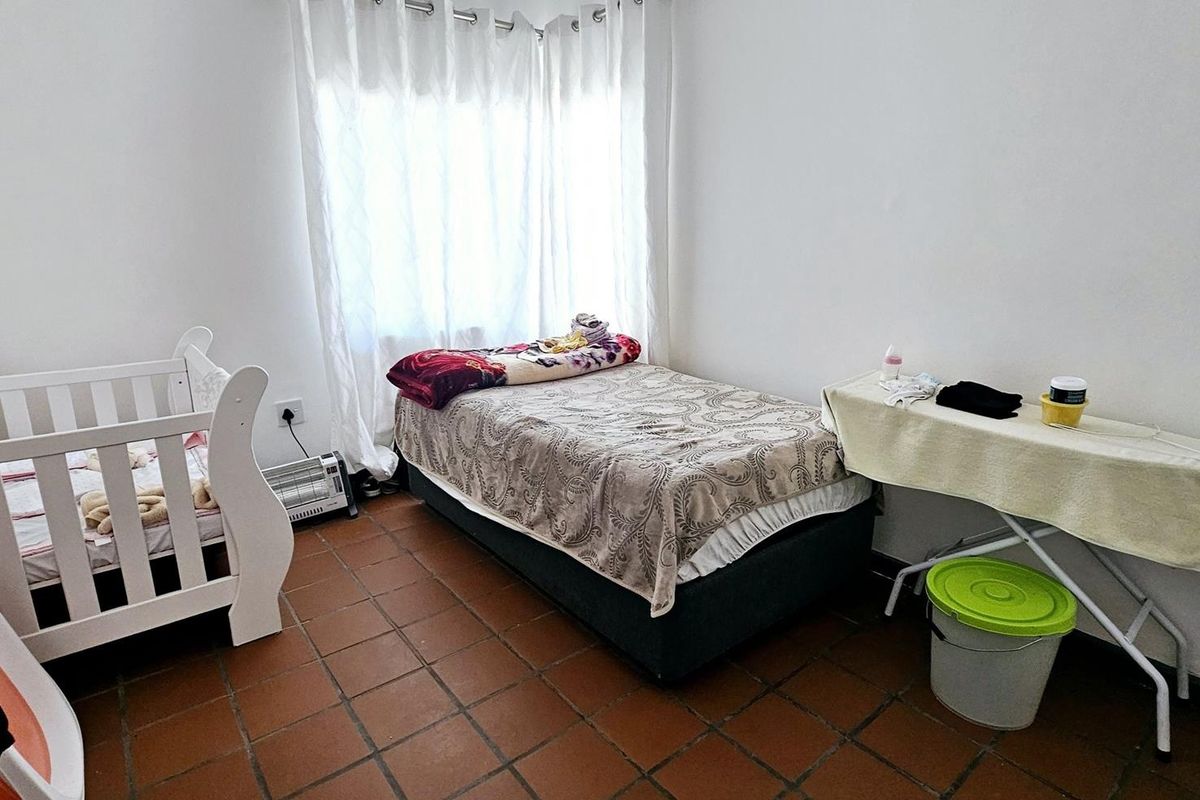 2 Bedroom House FOR SALE in Kleine Windhoek - Photo 4