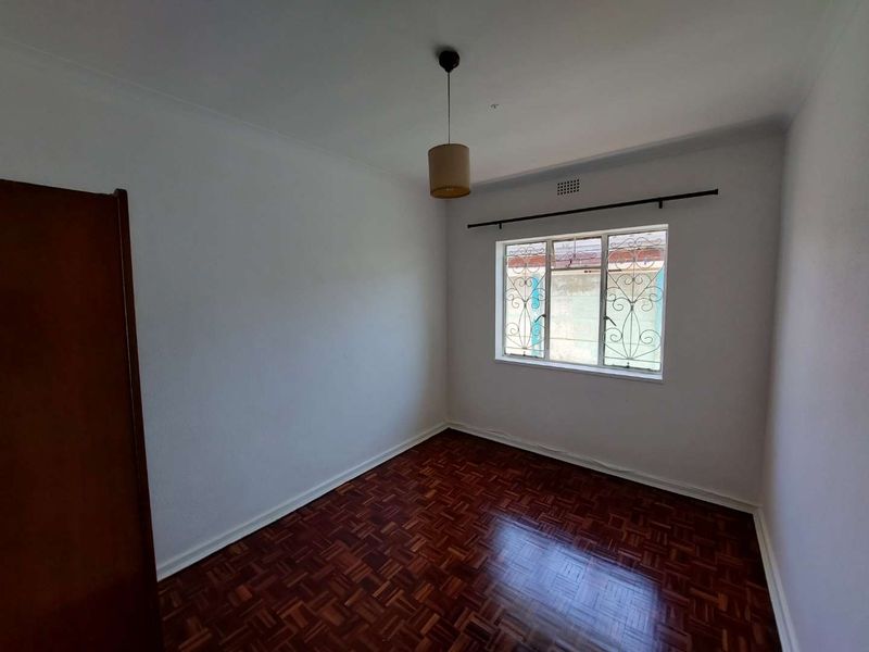 Lovely Family Home Located In Leafy Fairways - Photo 8