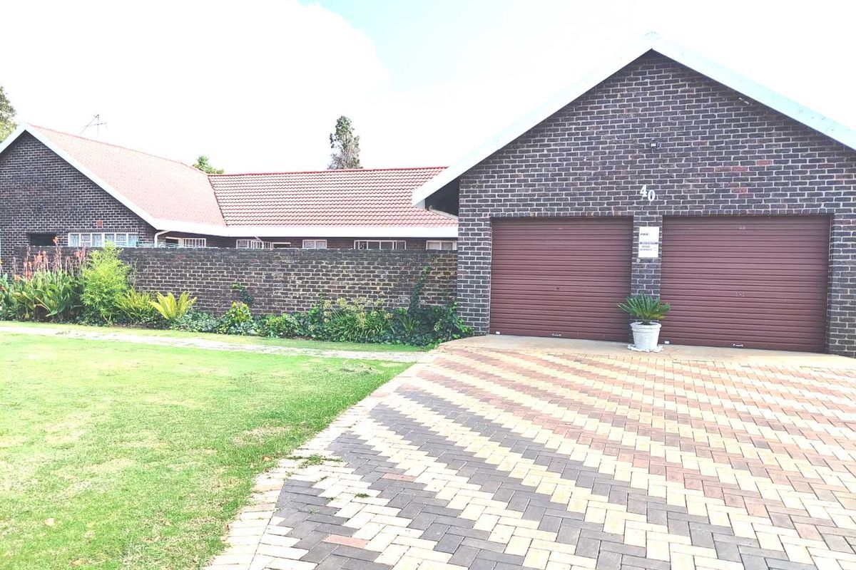 FAMILY HOME FOR RENT IN SHARON PARK ESTATE - Photo 3