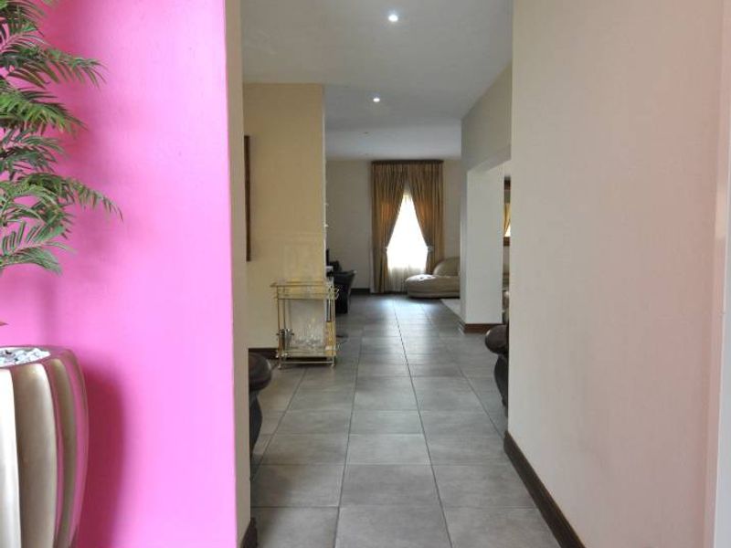 A Prime Rental in Willow Acres Estate - Photo 8