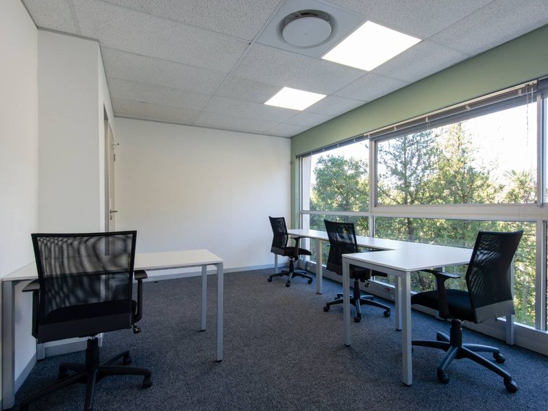 Serviced office space for 10 persons in Regus Paarl - Photo 4