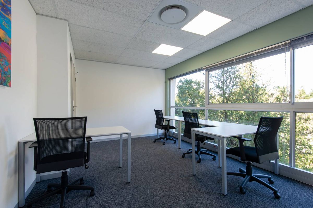 Serviced office space for 10 persons in Regus Paarl - Photo 4