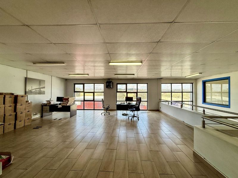 Spacious Warehouse in Samrand - Photo 9