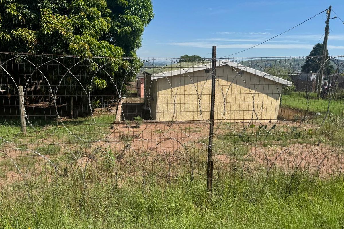 A Hidden Corner House In The Street Of Hammersdale Township - Photo 3