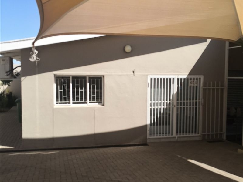 FOR SALE - LARGE PROPERTY WAREHOUSE & OFFICES - Photo 3