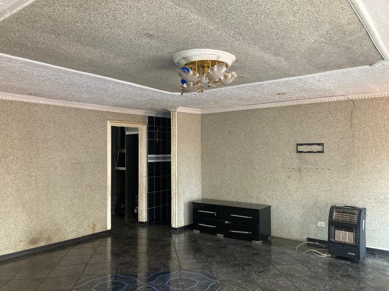 House for sale in Protea Glen ext11 - Photo 6