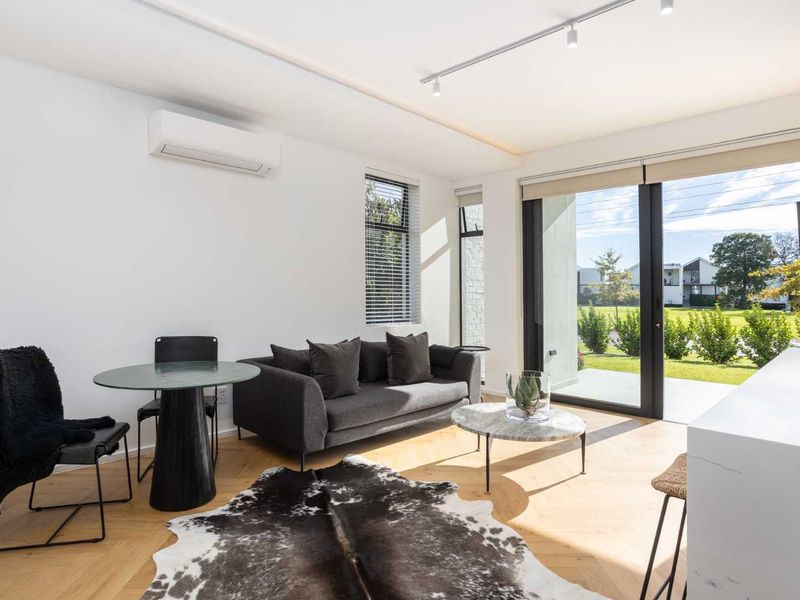 Elegant North-Facing Polo Pad on Val de Vie Estate - Photo 3