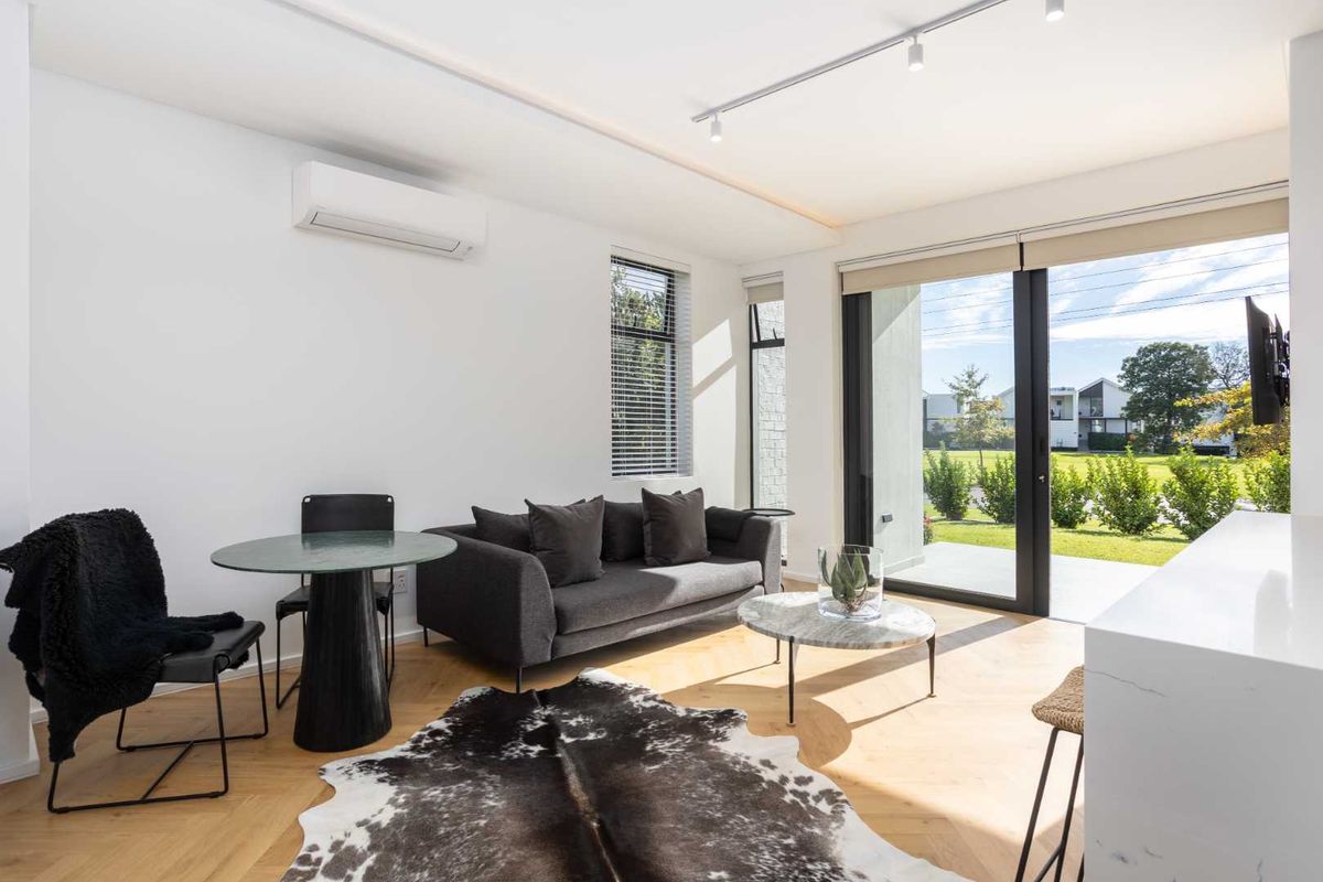 Elegant North-Facing Polo Pad on Val de Vie Estate - Photo 3