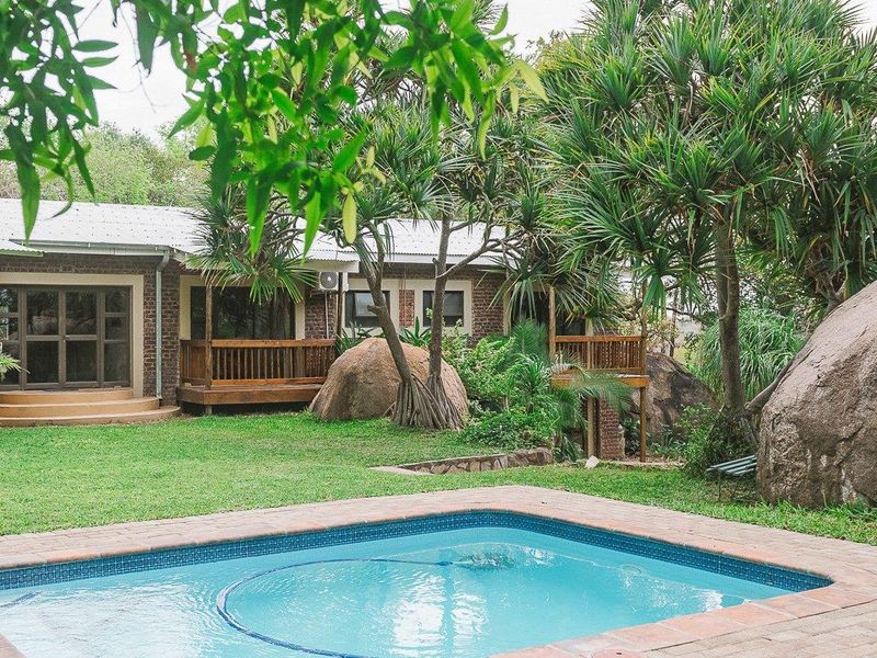 Big 5 game farm with extensive traversing - Photo 8