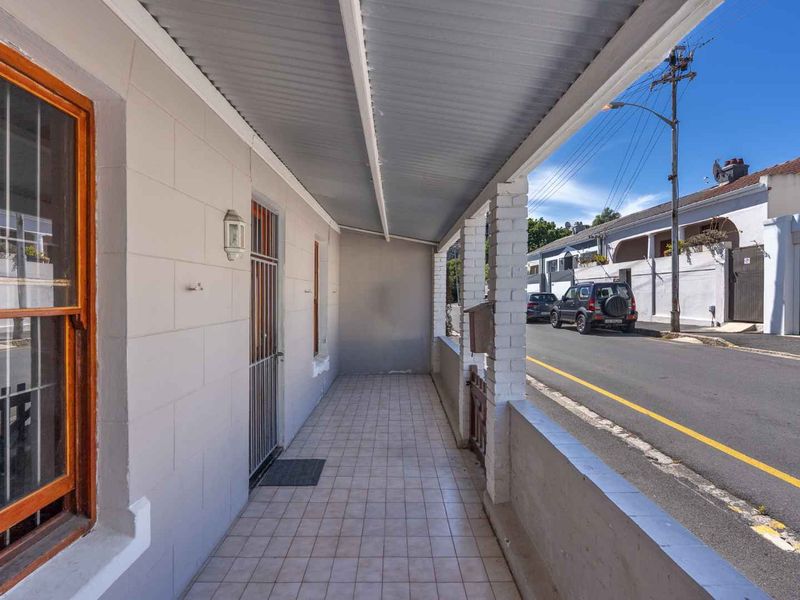 Renovators Dream Home - Photo 2