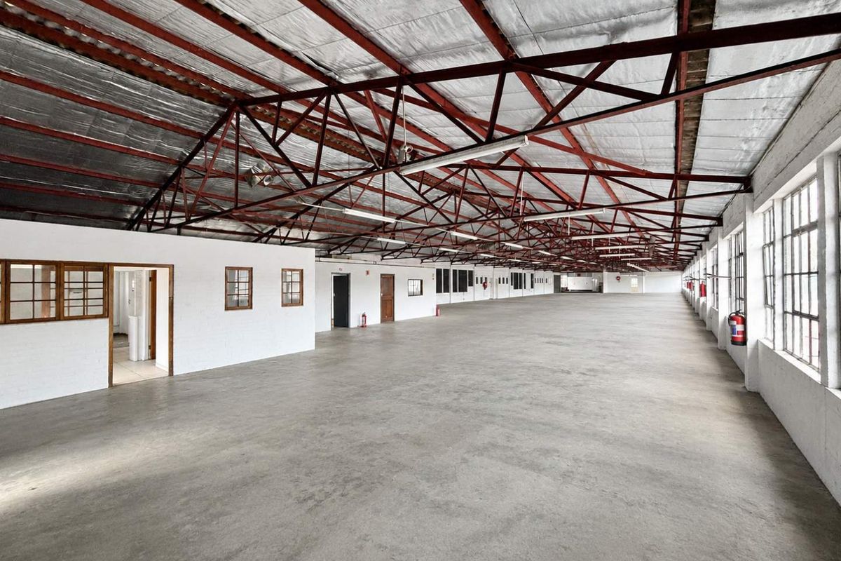 Prime Industrial Warehouse with Offices | 1,061m2 | New Germany / Pinetown - Photo 2
