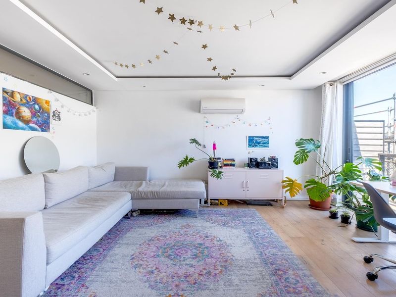 Top-Floor Spectacular Unit With Table Mountain View - Photo 3