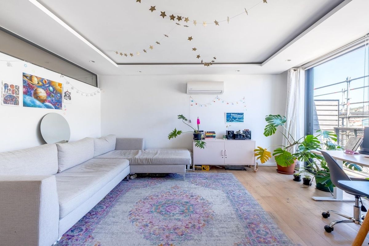 Top-Floor Spectacular Unit With Table Mountain View - Photo 3